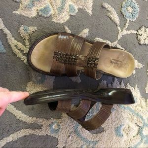 Clarks brown strappy slide sandals